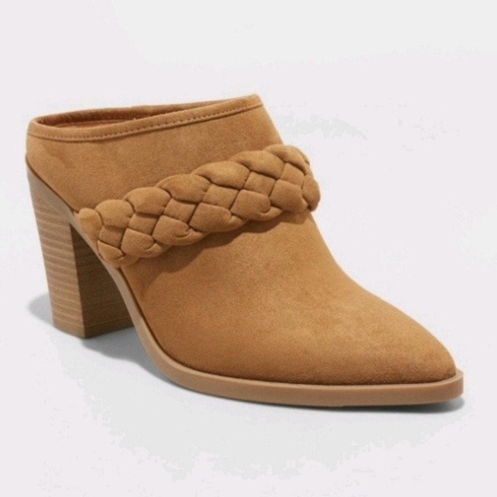 NWT Universal Thread women’s cognac mule heels